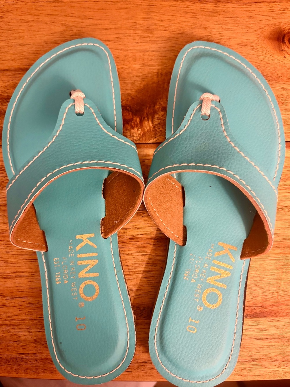 Kino Women's Turquoise Slide Sandals NWOT